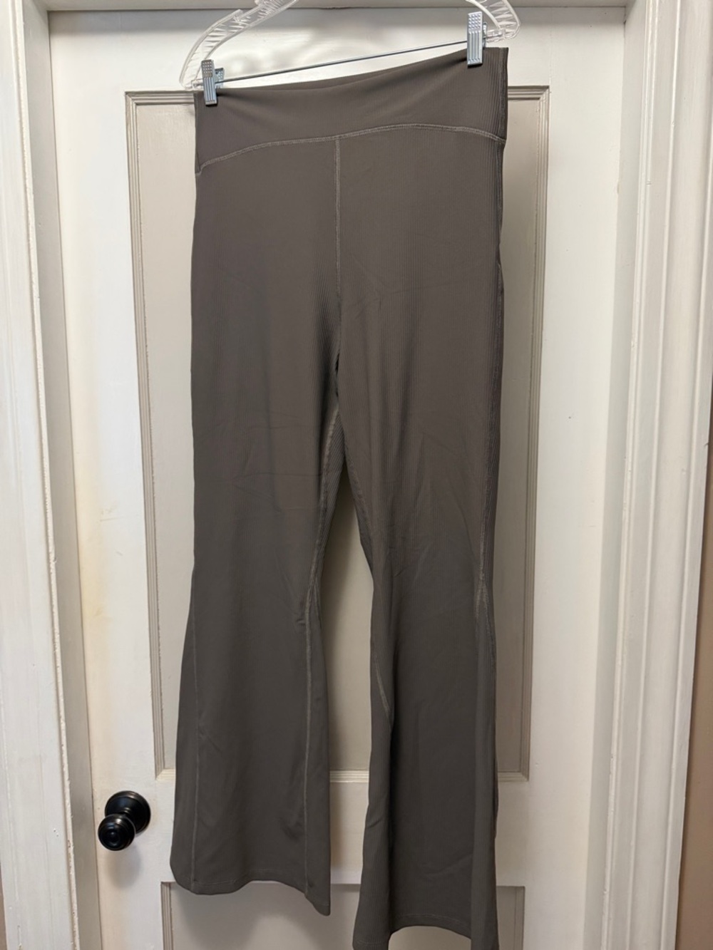 Ribbed Gray/Brown Old Navy Flare Leggings - Picture 4 of 4